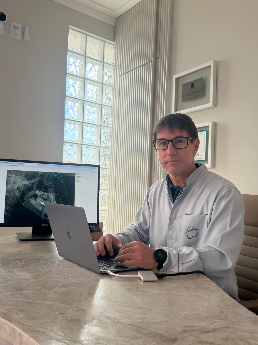 Dr. Tales Llantada